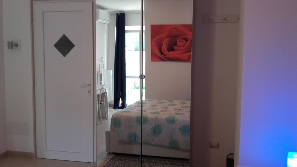 Le Tre Rose Bed & Breakfast Casamassima Exterior photo